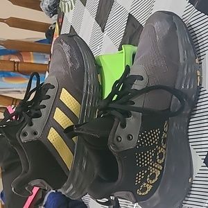 Boys adidas tennis shoes size 2